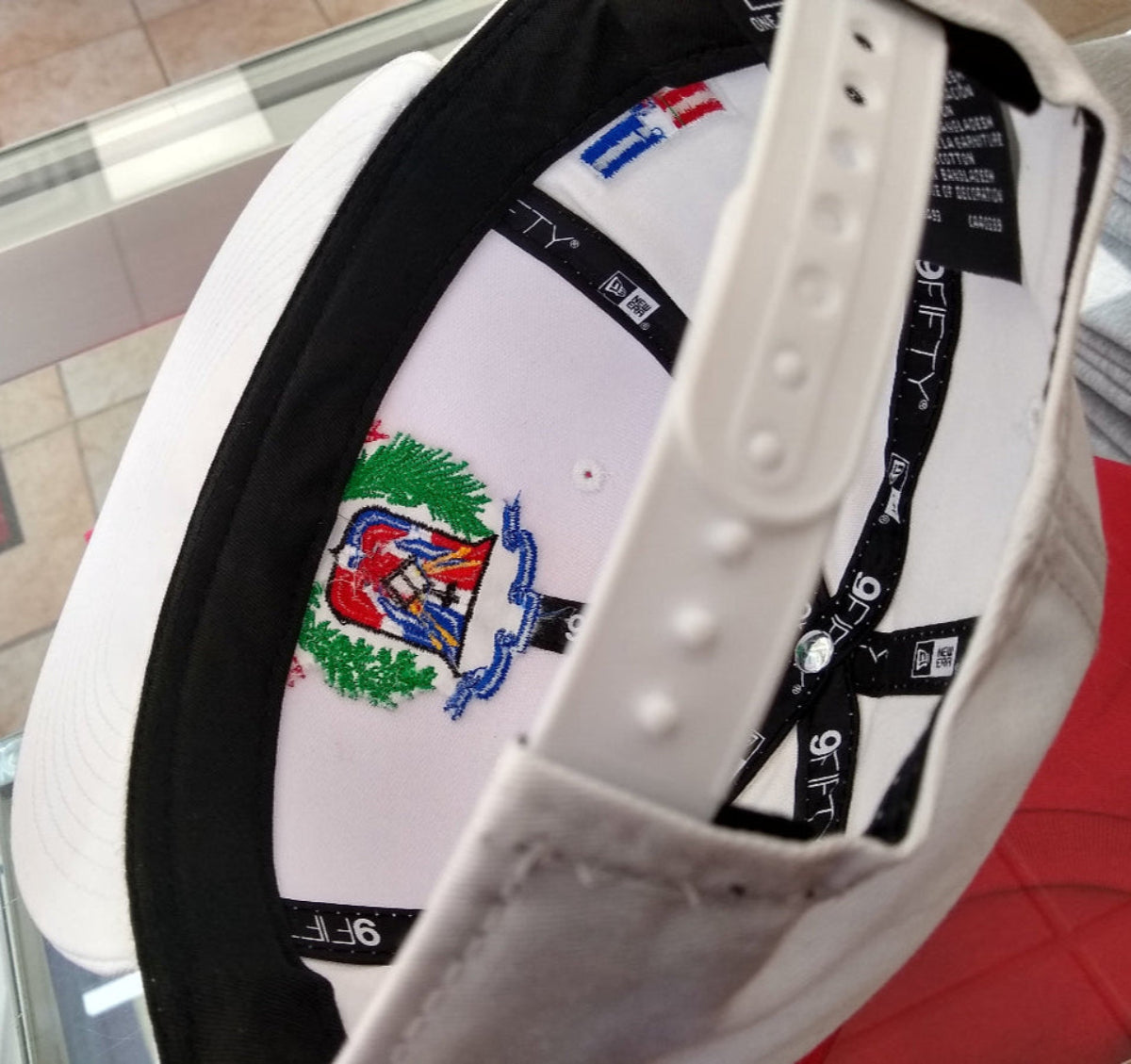 Escudo Republica Dominicana - Dominican Snapback White - Full Color Hat